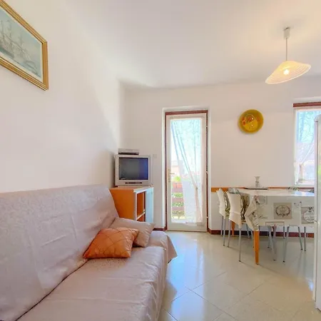 Ferienwohnung Fur 3 Personen Ca 40 Qm In Novigrad, Istrien Istrische Riviera *