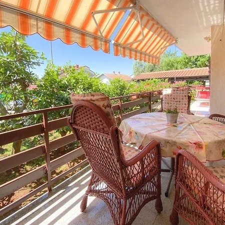 Ferienwohnung Fur 3 Personen Ca 40 Qm In Novigrad, Istrien Istrische Riviera * Karpinjan
