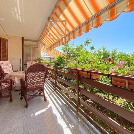 Ferienwohnung Fur 3 Personen Ca 40 Qm In Novigrad, Istrien Istrische Riviera *